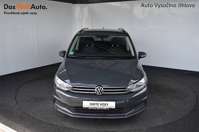 Volkswagen Touran (2022) 1.5TSI 110kW DSG,7 míst - fotka 4 z 20