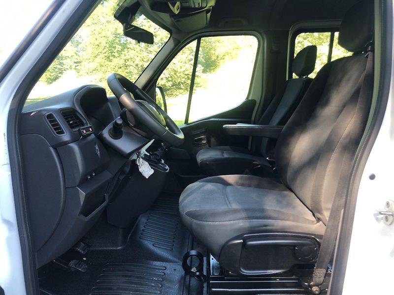Renault Master (2021) 2.3TDi 6mist+uložák+sklápěč  - fotka 12 z 17