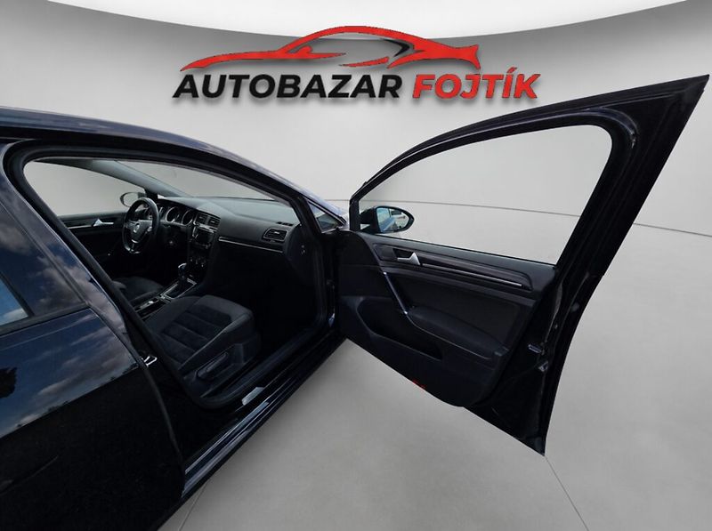 Volkswagen Golf (2015) 1.4 TGi Highline DSG - fotka 17 z 20
