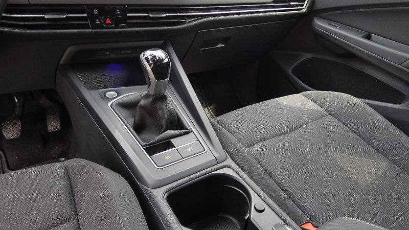 Volkswagen Golf Variant 2.0 TDI Life - fotka 6 z 21