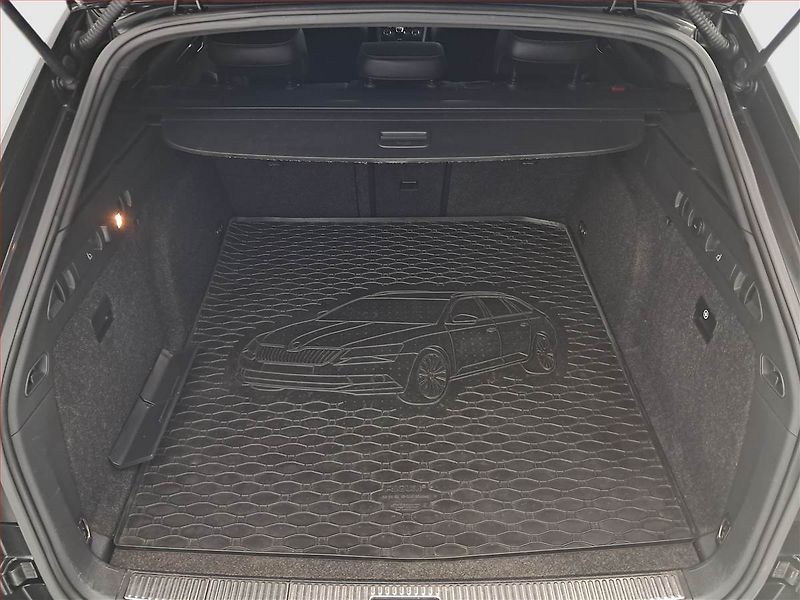 Škoda Superb (2017) Sportline 2.0 TDI, Kůže, Navi - fotka 14 z 20