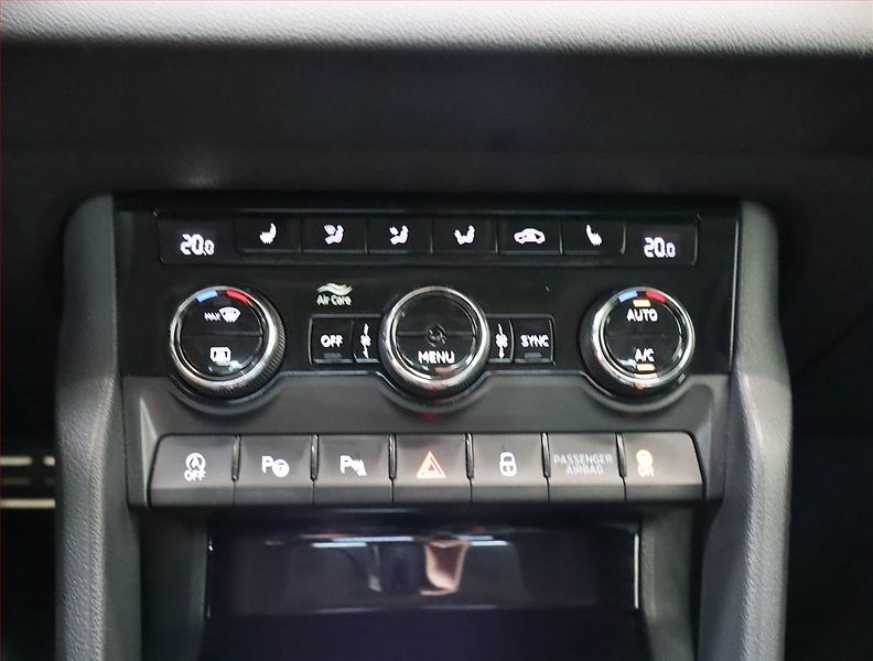 Škoda Karoq (2020) Scout 2.0 TDI - fotka 16 z 20