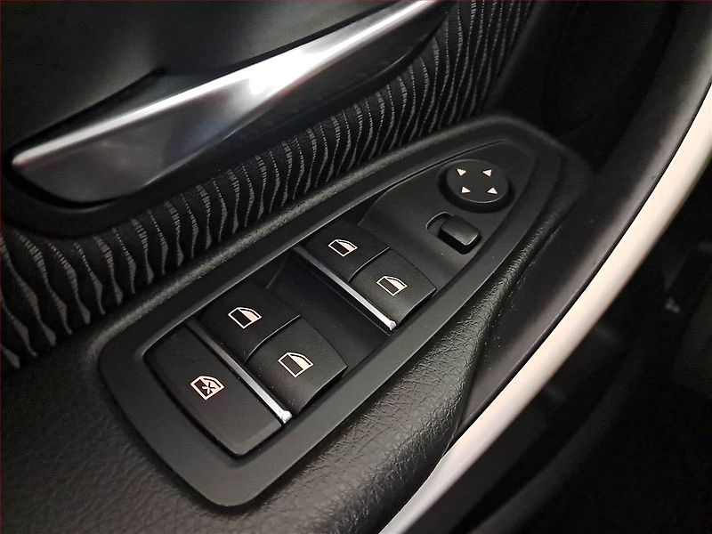 BMW Řada 3 (2018) 318 d, Serv.kniha, Tempomat - fotka 16 z 18