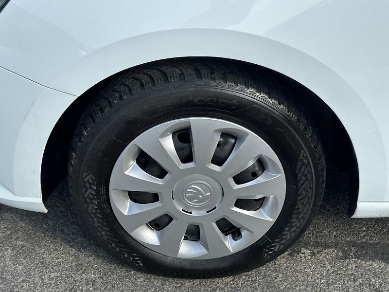Škoda Fabia (2017) 1.0MPI 40kW * KLIMA * 1.Maj. * - fotka 29 z 32