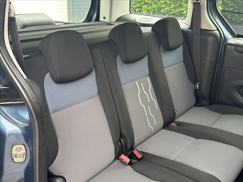 Peugeot Partner 1,6 HDI 92PS  Tepee Active - fotka 21 z 48