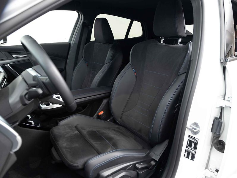 BMW X2 sDrive20i - fotka 18 z 22