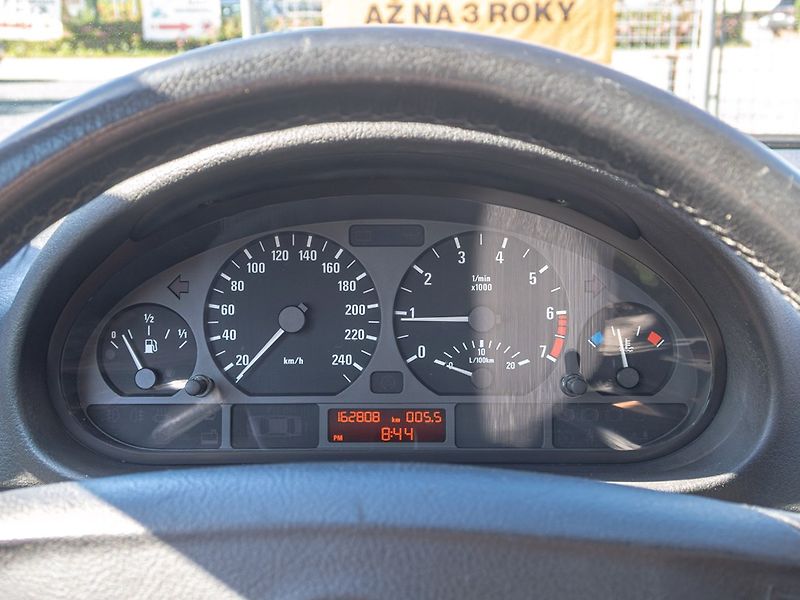 BMW Řada 3 (2000) 1.9i 77KW DIGI – po servisu - fotka 17 z 32