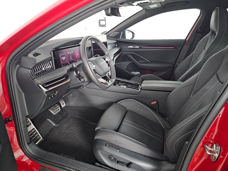 Škoda Superb (2025) 2.0TSi 195kW 4X4 SPORTLINE PAN - fotka 6 z 35