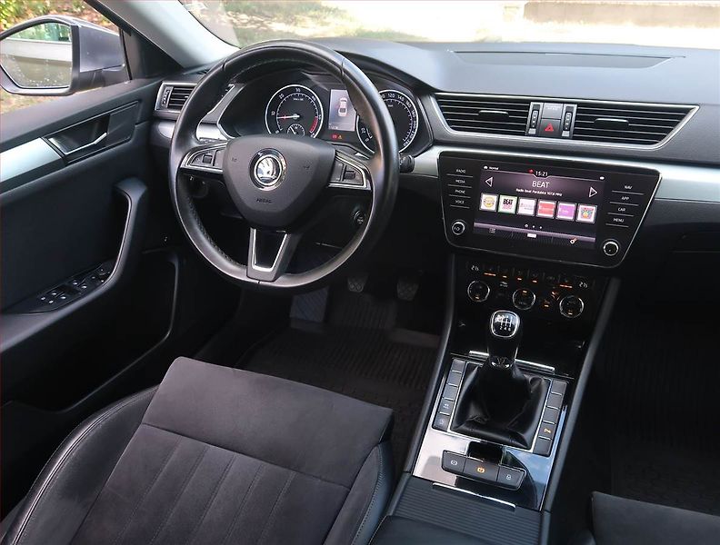 Škoda Superb (2019) Style 2.0 TDI, Kůže, Navi - fotka 7 z 22