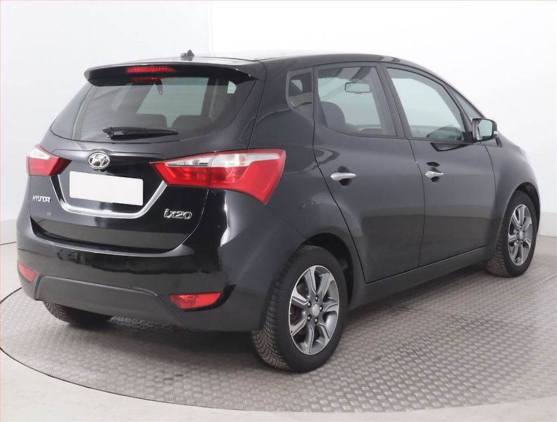 Hyundai ix20 (2016) 1.6 CVVT, Automat, Serv.kniha - fotka 5 z 16