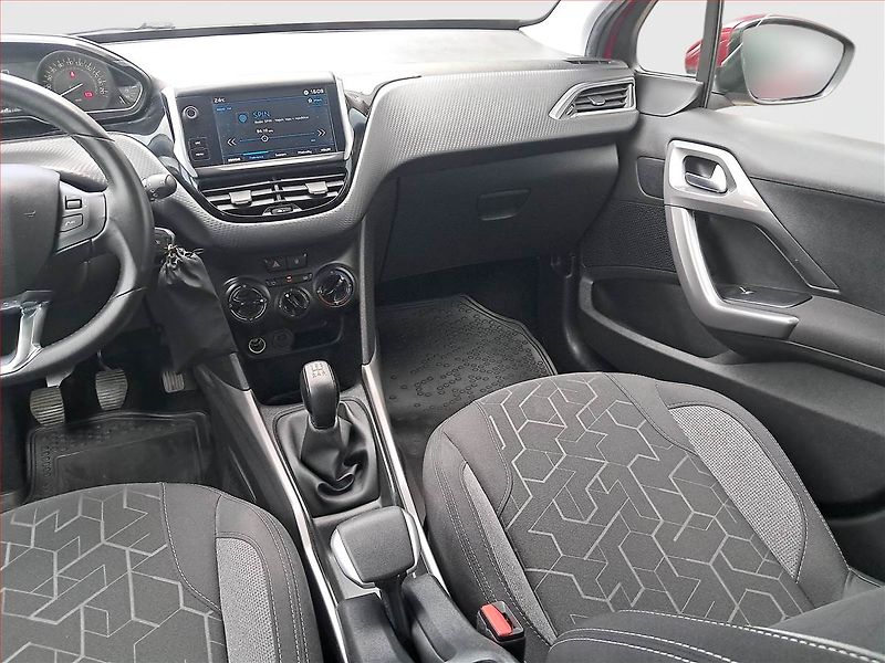Peugeot 2008 (2019) 1.2 PureTech, Serv.kniha - fotka 7 z 17