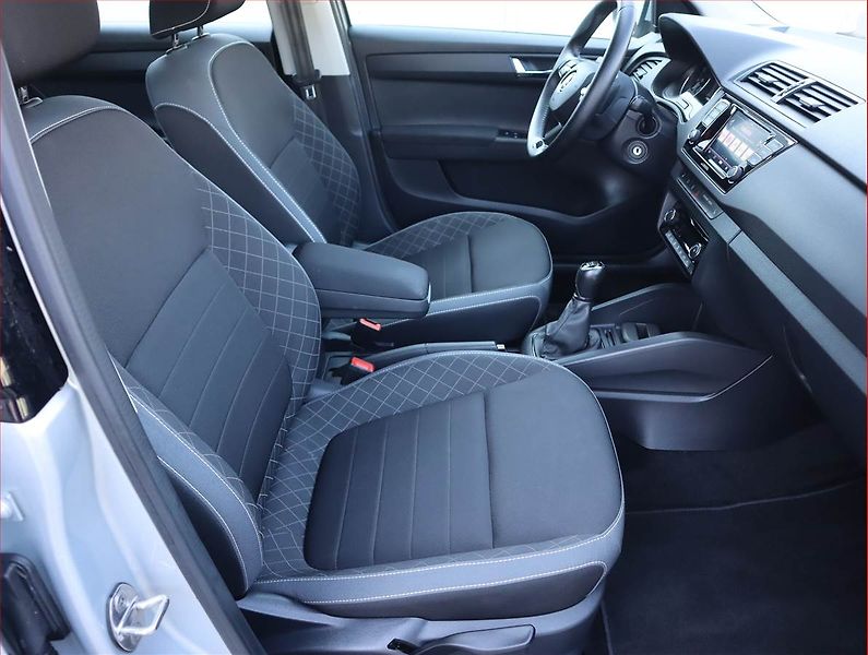 Škoda Fabia (2020) Style 1.0 TSI, Serv.kniha - fotka 9 z 21