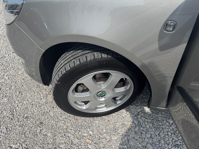 Škoda Fabia 1.2TSi,rezervace  - fotka 25 z 36