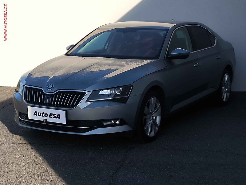 Škoda Superb (2016) 2.0 TDi, ČR, DSG, LED - fotka 3 z 23