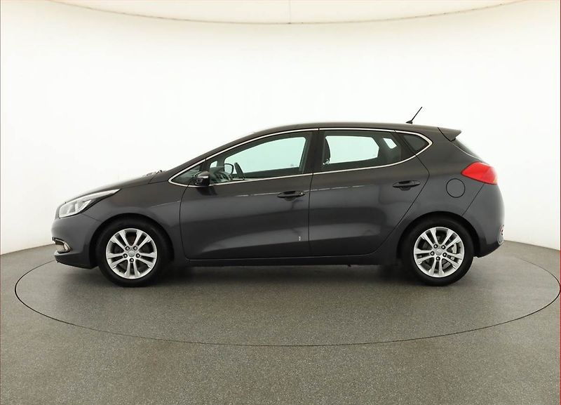 Kia Ceed (2012) 1.6 CRDi, Tempomat - fotka 3 z 17