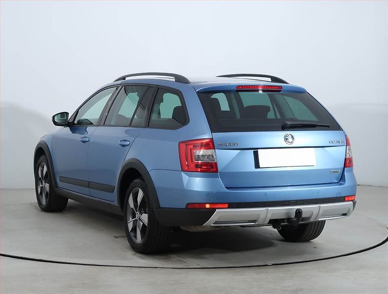 Škoda Octavia (2016) Scout 2.0 TDI, 4X4, Bi-Xenony - fotka 4 z 22