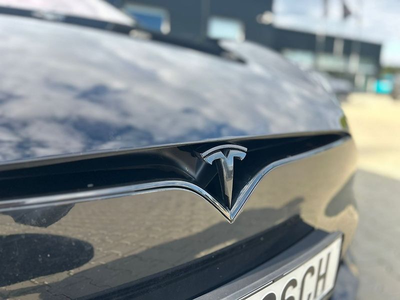 Tesla Model S - fotka 13 z 30