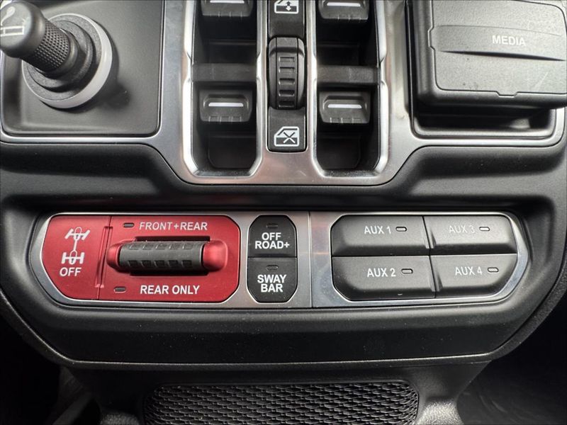 Jeep Wrangler (2024) 2,0 Turbo 4WD 8AT  Rubicon - fotka 15 z 15