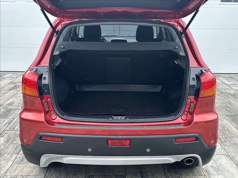 Mitsubishi ASX 1,8 DI-D 150PS  Intense 4x4 - fotka 35 z 48