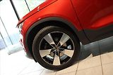 Volvo XC40 D4 AWD Momentum PilotAs/360°/P - náhled 30