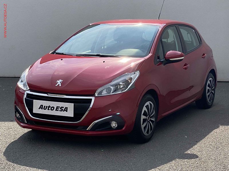 Peugeot 208 (2016) 1.2PT, 1.maj,ČR, servis - fotka 3 z 14