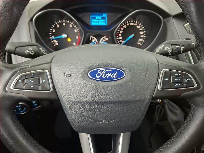 Ford Focus (2017) 1.6 i, ČR,1.maj - fotka 15 z 17