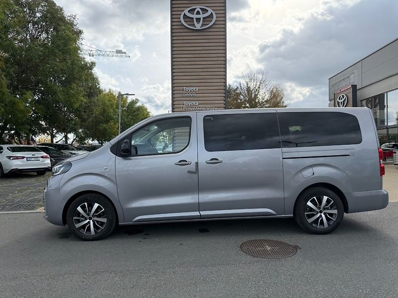 Toyota ProAce Verso L2 2.0D 8AT Family Executive W - fotka 3 z 10