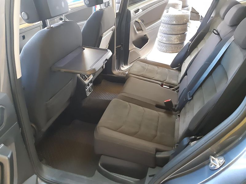 Volkswagen Tiguan Allspace 2.0 TDI 4x4 DSG NAVI LED - fotka 19 z 26