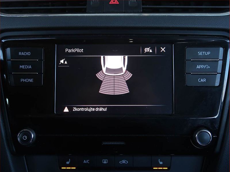 Škoda Octavia (2018) 1.6 TDI, Automat, Tempomat - fotka 15 z 16