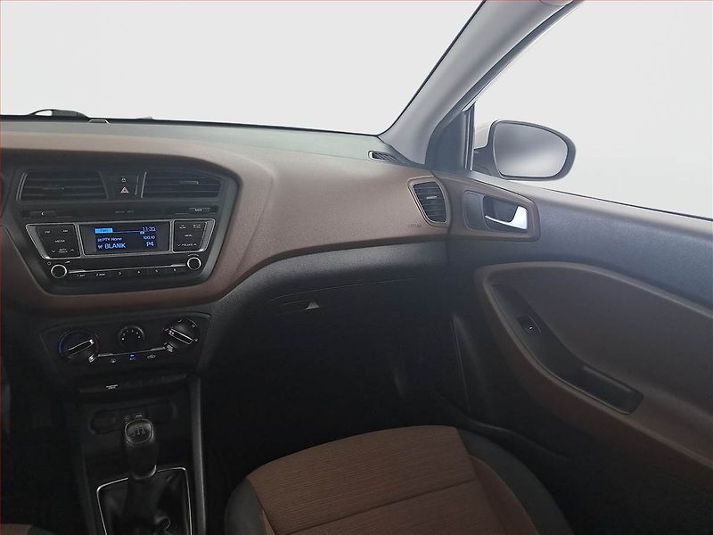 Hyundai i20 (2016) 1.2, ČR,1.maj, Serv.kniha - fotka 8 z 14