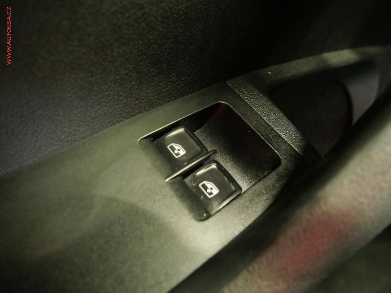 Škoda Octavia (2015) 1.6 TDi, Klima - fotka 14 z 16