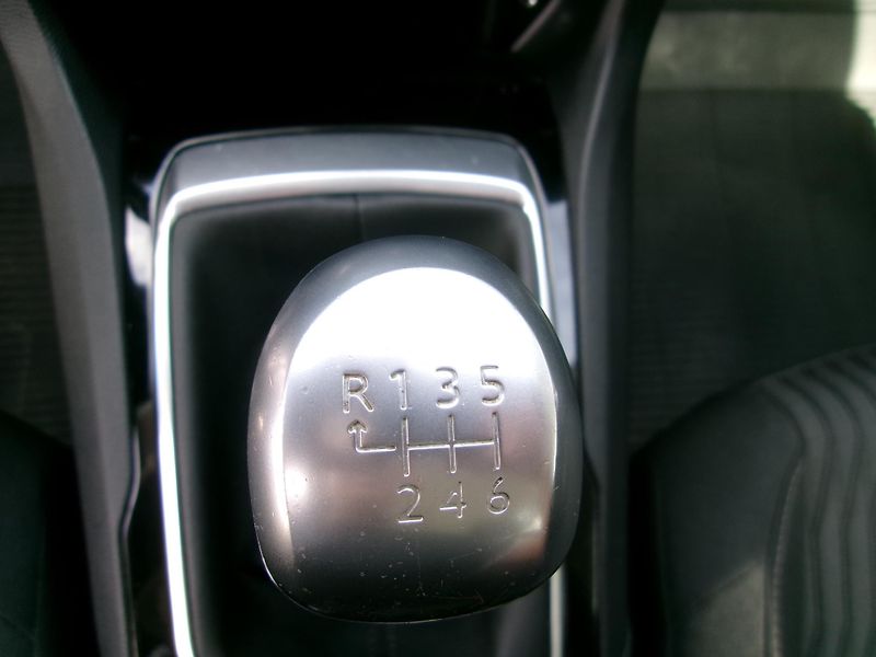 Peugeot 308 - fotka 14 z 16