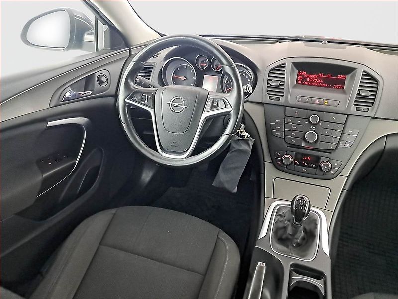 Opel Insignia (2013) 2.0 CDTI, Serv.kniha, Xenony - fotka 7 z 17