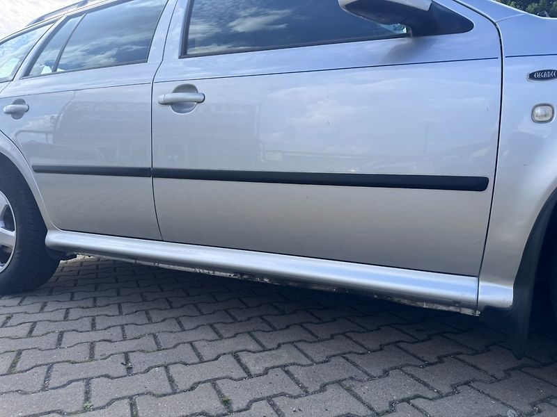 Škoda Octavia (2004) 1,9 TDI 81 KW ELEGANCE TAŽNÉ - fotka 17 z 42