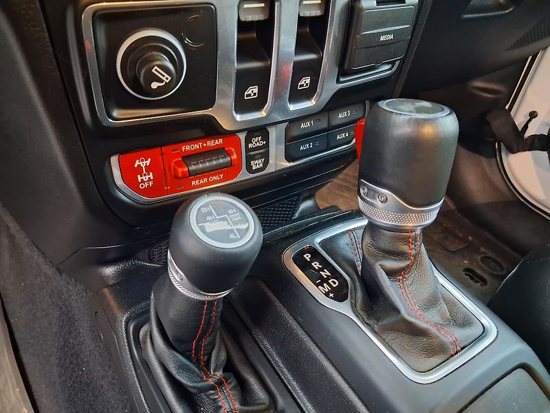 Jeep Wrangler (2021) Rubicon, 1. majitel, ČR - fotka 25 z 62