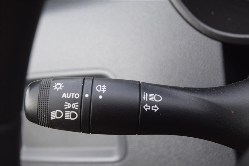 Dacia Duster 1,6 i 84KW 4X4 TAŽNÉ NOVÁ STK - fotka 27 z 42