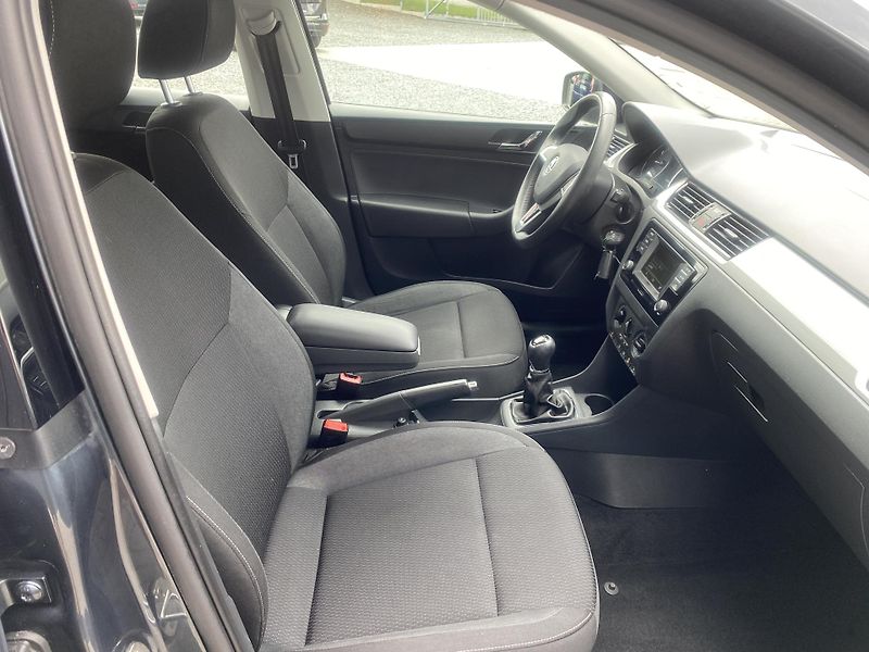 Škoda Rapid 1.2 TSI 81kW -KLIMA -ALU - PDC - fotka 31 z 35