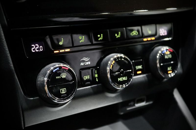Škoda Octavia 3 FL Combi 1.4 TSI 110 kW - fotka 26 z 29