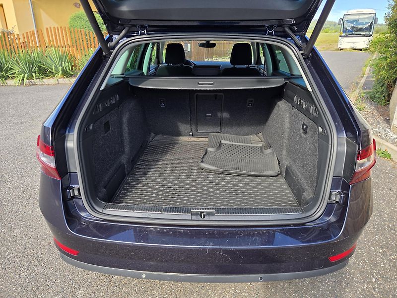 Škoda Superb (2018) Škoda Superb III Combi 1.5 TSI - fotka 7 z 13