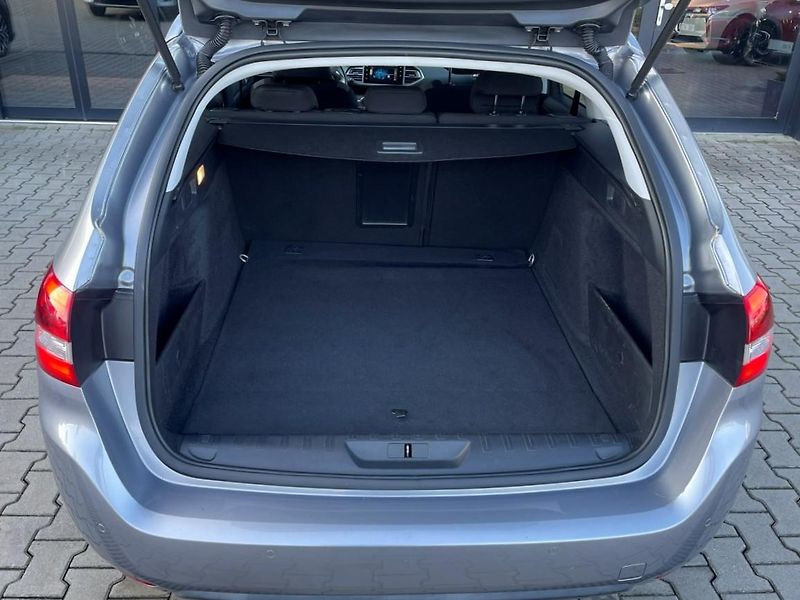 Peugeot 308 STYLE 1.2 PureTech 81 kW - fotka 6 z 27