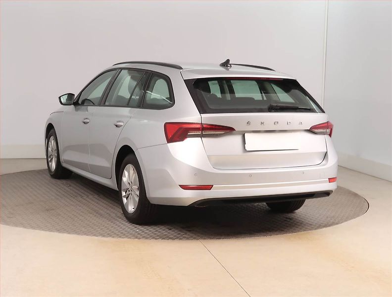 Škoda Octavia (2022) Ambition 2.0 TDI, ČR,1.maj - fotka 4 z 15