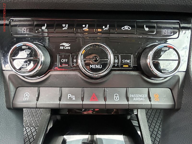 Škoda Karoq (2018) 1.5 TSI, LED, navi - fotka 14 z 19