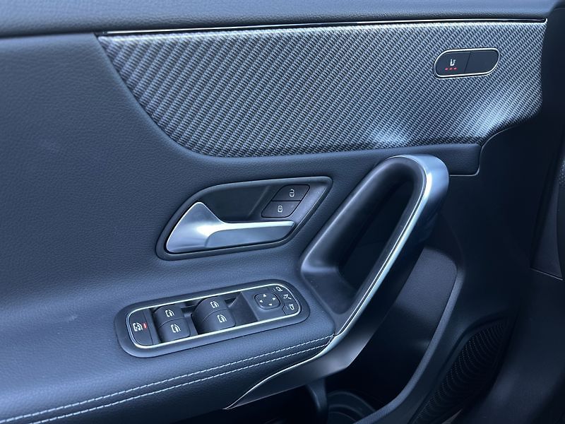 Mercedes-Benz Třídy A A-Třída 180 Progressive Line - fotka 13 z 21