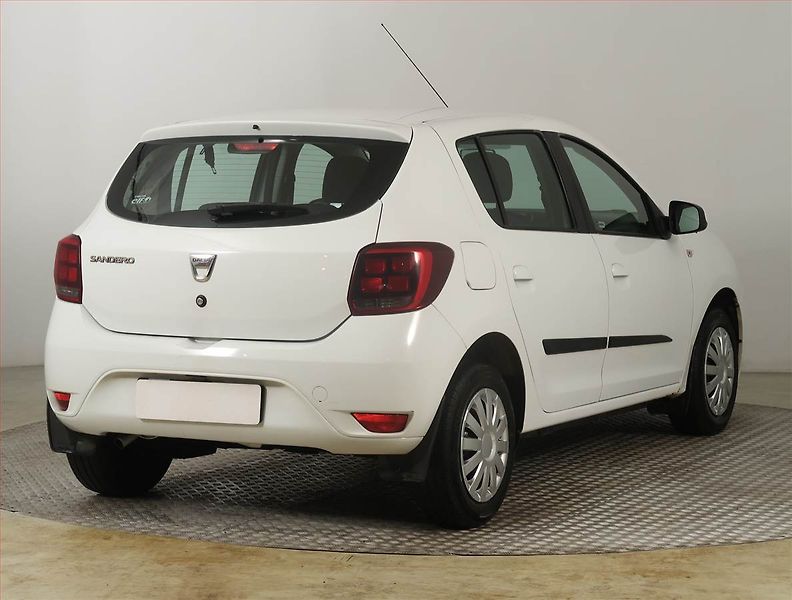Dacia Sandero (2017) 1.2 16V - fotka 5 z 19
