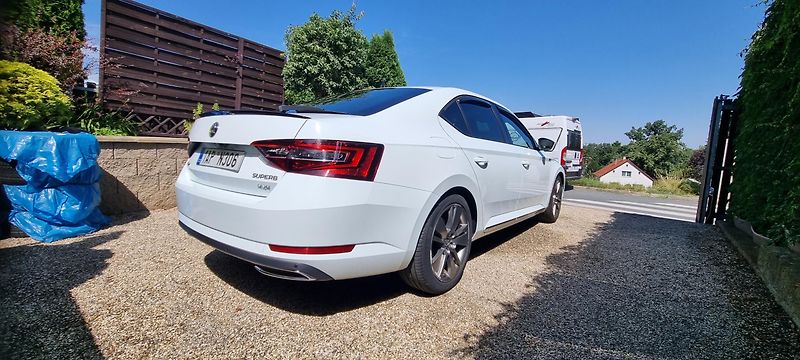 Škoda Superb (2018) Sportline, 2.0TDi 4x4, DPH, ČR - fotka 4 z 22