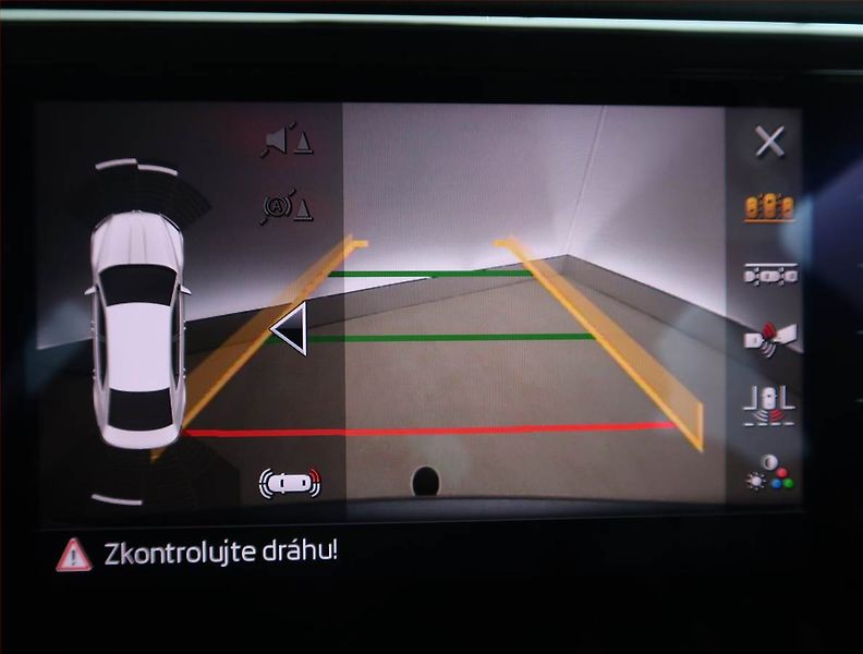 Škoda Superb (2019) Laurin&Klement 2.0 TDI, 4X4 - fotka 17 z 19