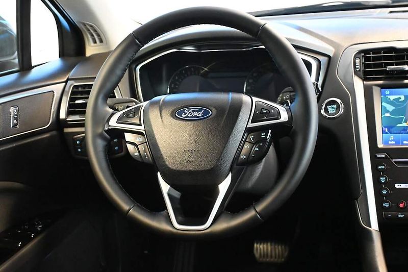 Ford Mondeo (2022) 2.0 LED SONY ACC Tažné 8AT ECO - fotka 13 z 35
