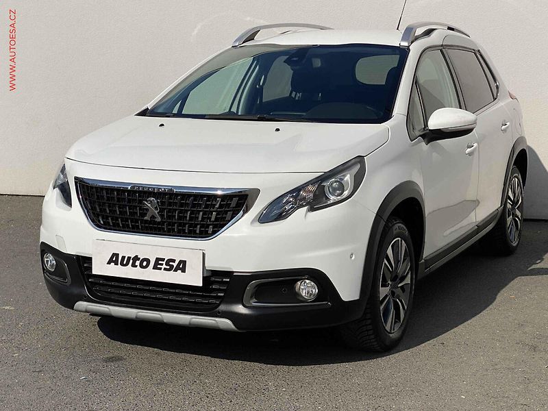 Peugeot 2008 (2018) 1.2PT, ČR, Allure - fotka 3 z 18