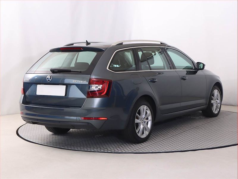 Škoda Octavia (2019) Ambition Plus 1.6 TDI, Automat - fotka 5 z 20