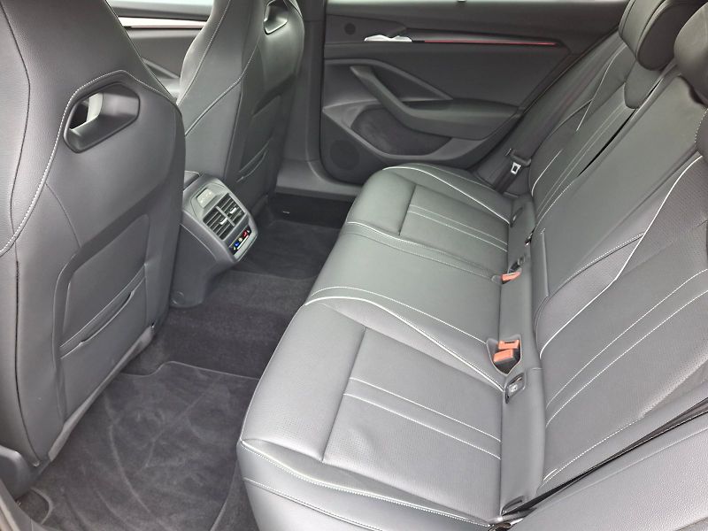 Škoda Superb (2025) Combi iV SportLine DSG 1,5TSi - fotka 7 z 35